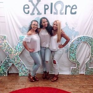 Flowy Shoulder Crop Top